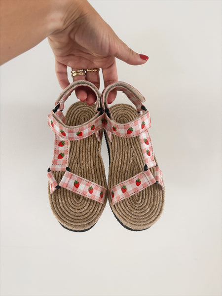 PREORDER- FRAISE SANDALS